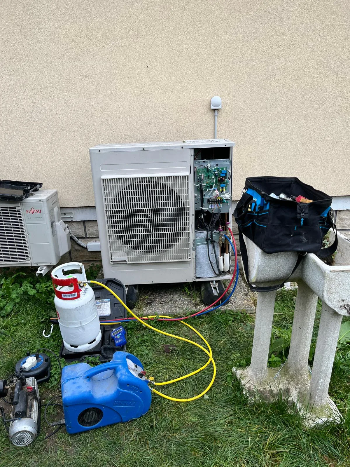 Expert Capital Rénov en installation de pompe à chaleur Daikin et Mitsubishi.